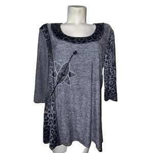 Vinrouge Womens Grey Leopard Print Star Graphic Tunic Top 3/4 Slv Made Canada XL